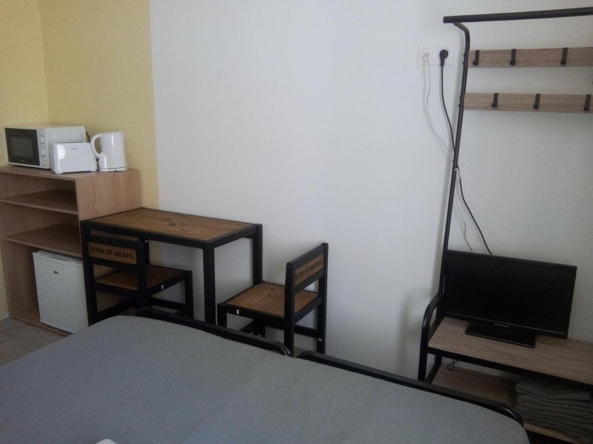 Les Chambres Studios De Pleslin-Foucher Bagian luar foto