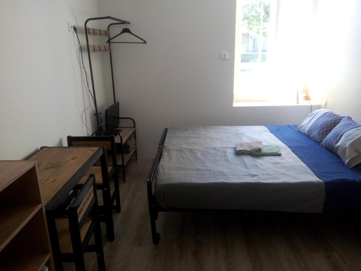 Les Chambres Studios De Pleslin-Foucher Bagian luar foto